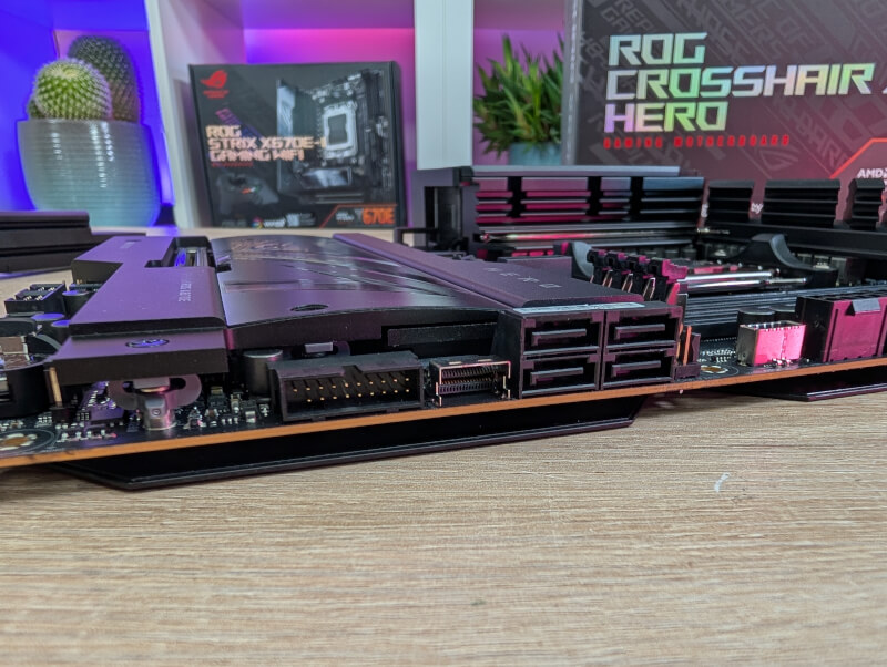 ASUS ROG Crosshair X870E Hero SATA.jpg